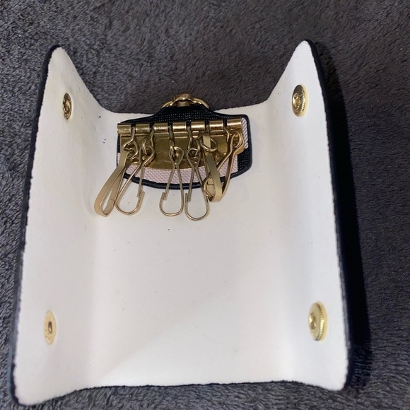 Women Handbags Messenger Shoulder Bags Luxury Handbags 6 Pieces Great Condition - Picture 3 of 15